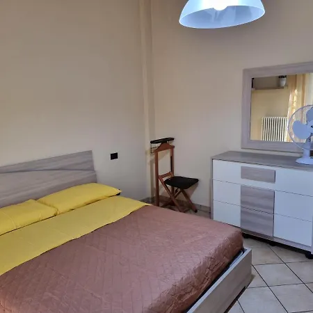 Condiviso Zona Fiera Di Quarto em Acomodações Particulares Rimini